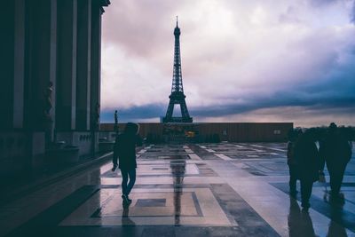 Tourists at eiffel tower