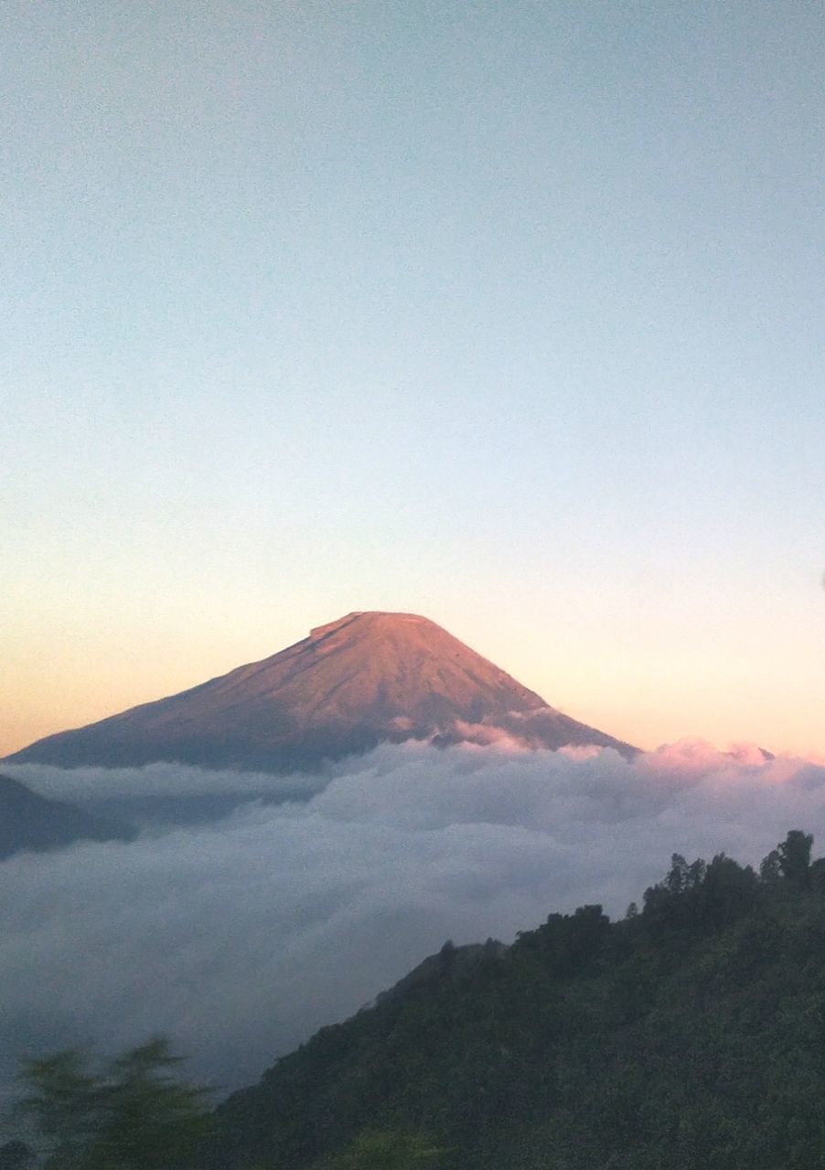 mountain, sky, beauty in nature, scenics - nature, tranquil scene, tranquility, copy space, no people, environment, landscape, idyllic, non-urban scene, nature, sunset, mountain range, clear sky, land, outdoors, majestic, mountain peak, volcanic crater