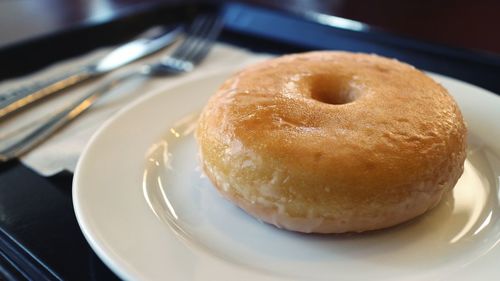 Close-up of bread in plate on table