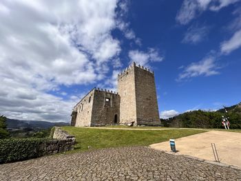 Panoramic view of old ruins against sky