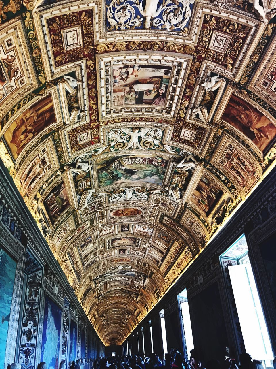 LOW ANGLE VIEW OF ORNATE CEILING