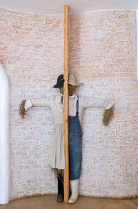 Shadow of woman on wall