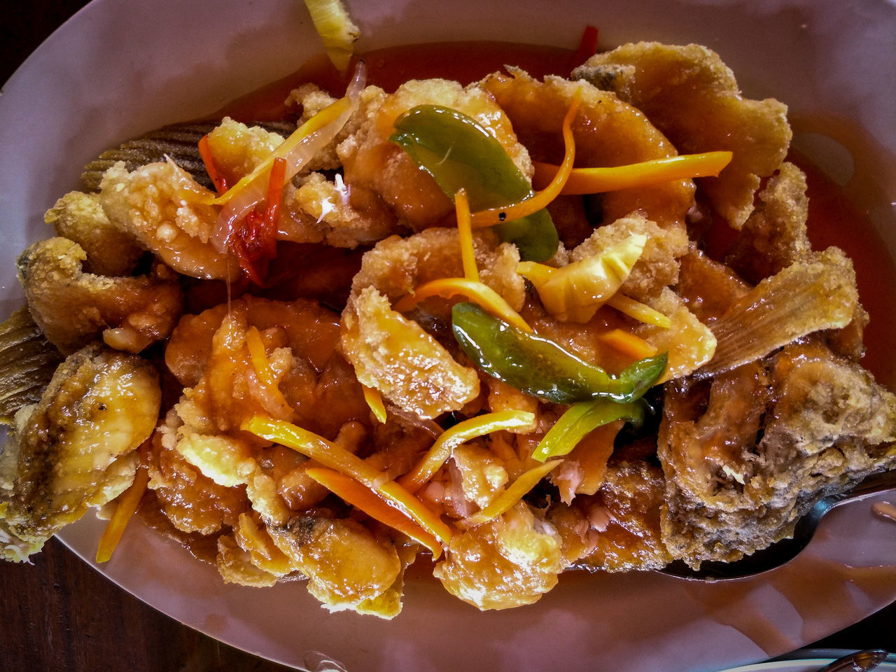 HIGH ANGLE VIEW OF FOOD ON PLATE