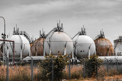 Natural gas storage tanks in sphere shape