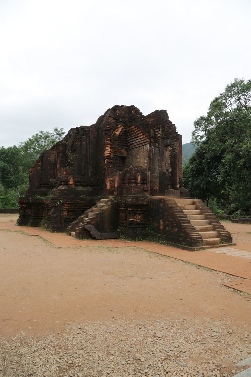 OLD RUINS OF TEMPLE AGAINST SKY