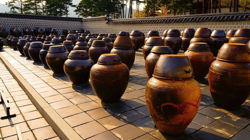 Row of objects in row