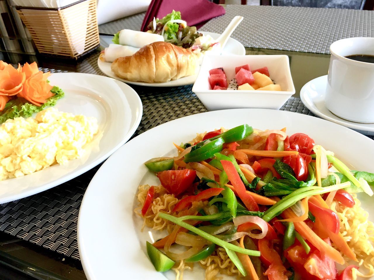 CLOSE-UP OF SERVED FOOD ON TABLE