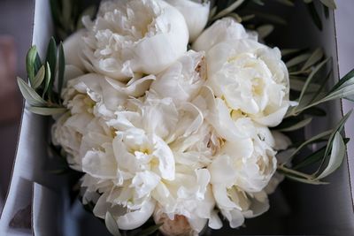 Close-up of white rose bouquet