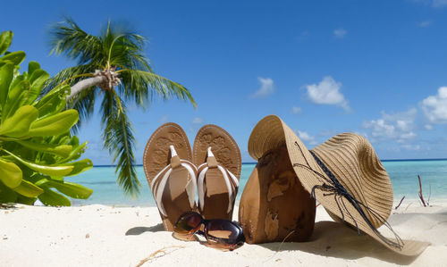 White sand and turquoise waters on the indian ocean beach in the maldives