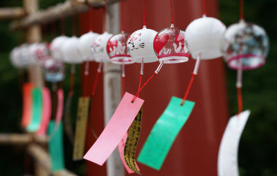 Many glass wind chimes displayed in the plaza of events in japan