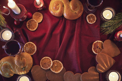 Saffron bun and christmas decorations