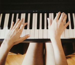 Close-up of cropped hand