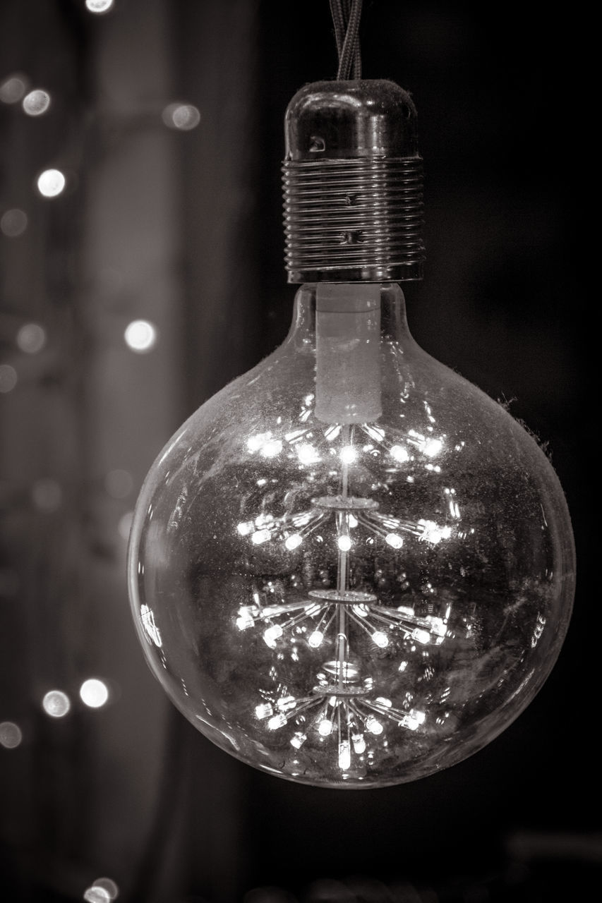 CLOSE-UP OF LIGHT BULBS