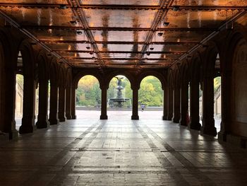 Reflecting arches 