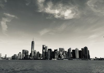 Manhattan sky line black and white 