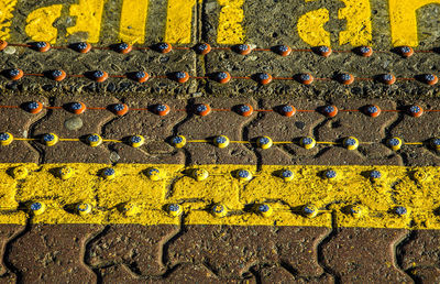 Patterns on the platform