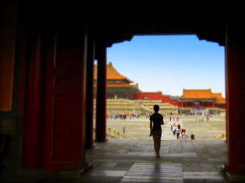 Tourists in front of building