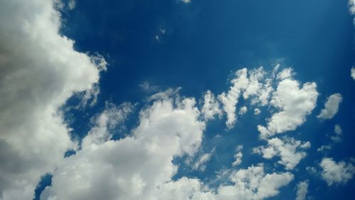 Low angle view of cloudy sky