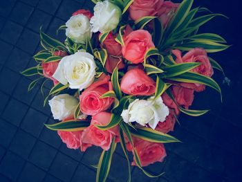 Close-up of rose bouquet on table