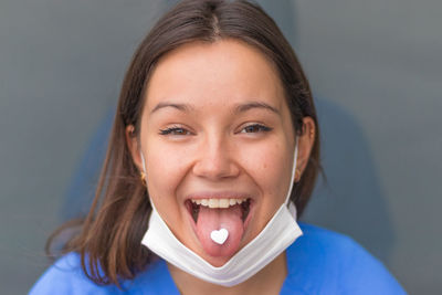 Portrait of smiling young woman