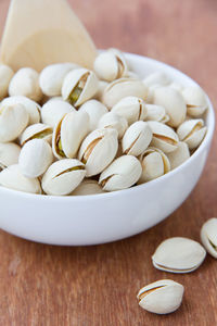 Close-up of rice in bowl on table