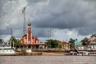 Orla da cidade de barreirinha no amazonas. em março de 2018.