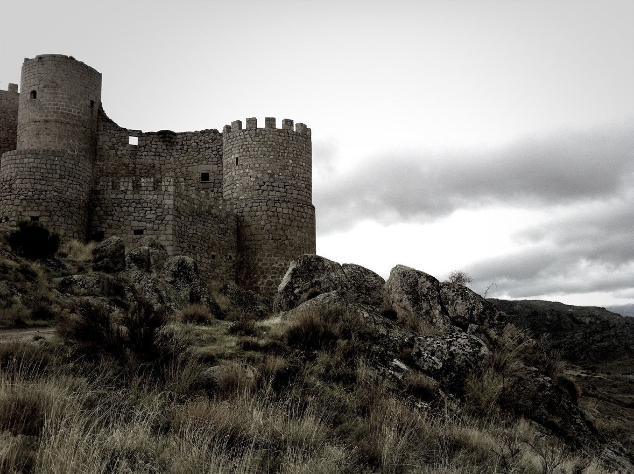 architecture, built structure, building exterior, history, old ruin, sky, the past, old, ancient, stone wall, damaged, low angle view, ancient civilization, ruined, cloud - sky, castle, abandoned, landscape, day, travel destinations