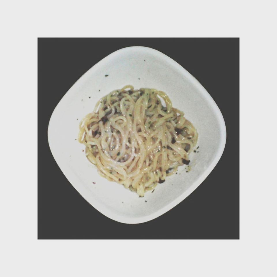 food, food and drink, indoors, freshness, healthy eating, ready-to-eat, plate, still life, studio shot, close-up, transfer print, meal, pasta, bowl, high angle view, directly above, auto post production filter, noodles, serving size, indulgence