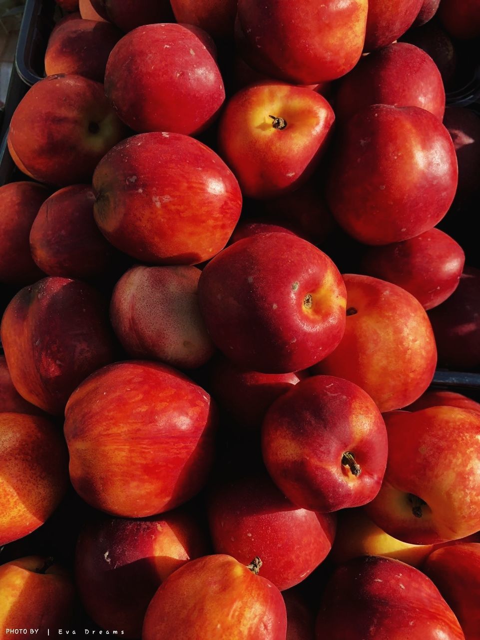 healthy eating, food and drink, food, fruit, wellbeing, red, freshness, large group of objects, backgrounds, full frame, abundance, market, no people, still life, for sale, retail, close-up, market stall, day, heap, ripe, sale