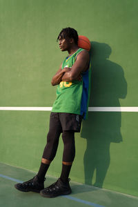 Portrait of the black man with the basketball