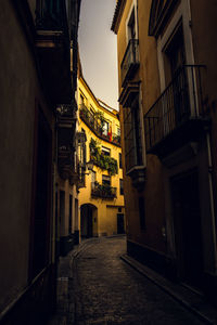 Narrow street between buildings