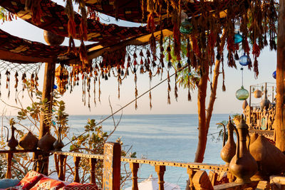 Vintage arabic oriental cafe. place to relax on beach ras umm el sid of red sea. sharm el sheikh, 