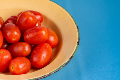 High angle view of tomatoes in bowl on table