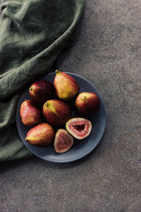 Fresh figs on a plate