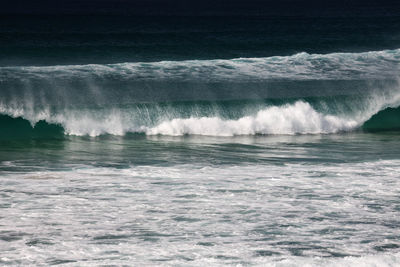 Beautiful breaking wave 