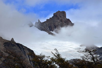 Mount fitz roy is a mountain located in patagonia, on the border between argentina and chile.