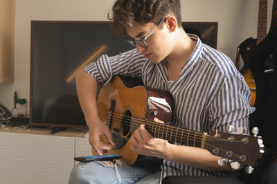 Man playing guitar