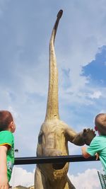 statue