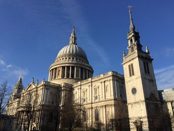 Low angle view of st paul's cathedral against sky