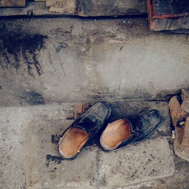 abandoned, obsolete, old, damaged, run-down, deterioration, wall - building feature, rusty, metal, bad condition, weathered, built structure, architecture, dirty, still life, day, broken, outdoors, messy, no people