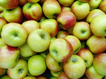 Full frame shot of apples