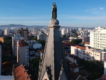 Statue of buildings in city