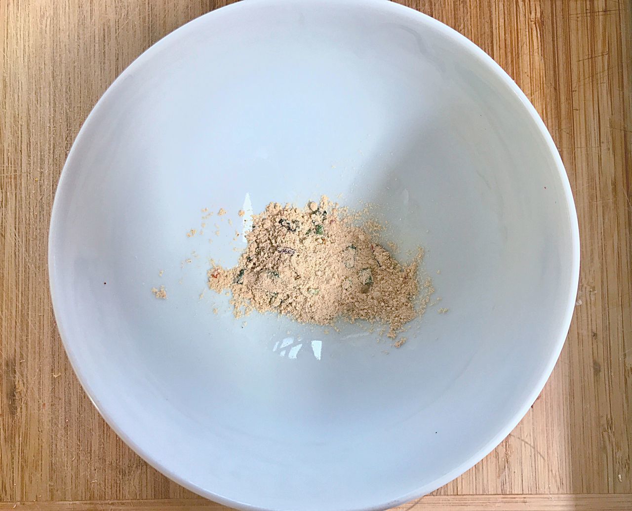 HIGH ANGLE VIEW OF FOOD ON TABLE