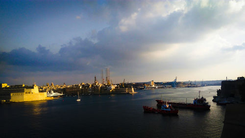 Panoramic view of city against sky