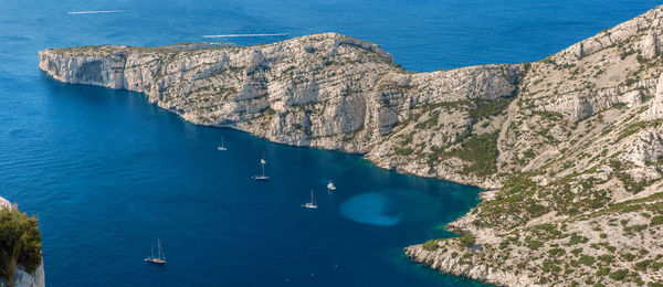 Calanques national park of marseille south of france. turquoise waters paradise holiday atmosphere 
