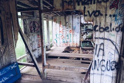 Graffiti on abandoned building