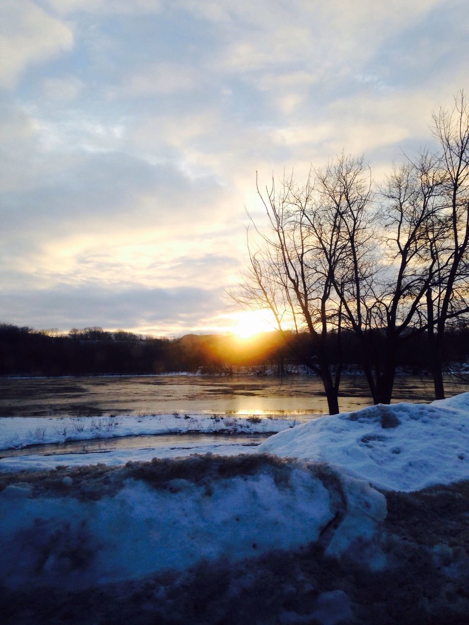 snow, winter, cold temperature, sunset, season, bare tree, tranquil scene, weather, sky, scenics, tranquility, beauty in nature, sun, covering, frozen, nature, cloud - sky, tree, landscape, silhouette