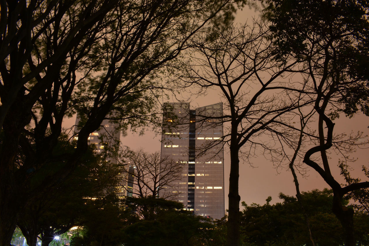 LOW ANGLE VIEW OF BUILDINGS AGAINST SKY