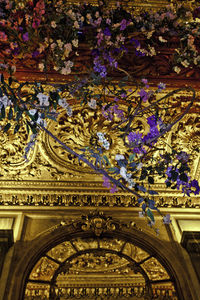 Close up of carving on wall