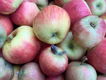 Äpfel apple  manzana jabuka